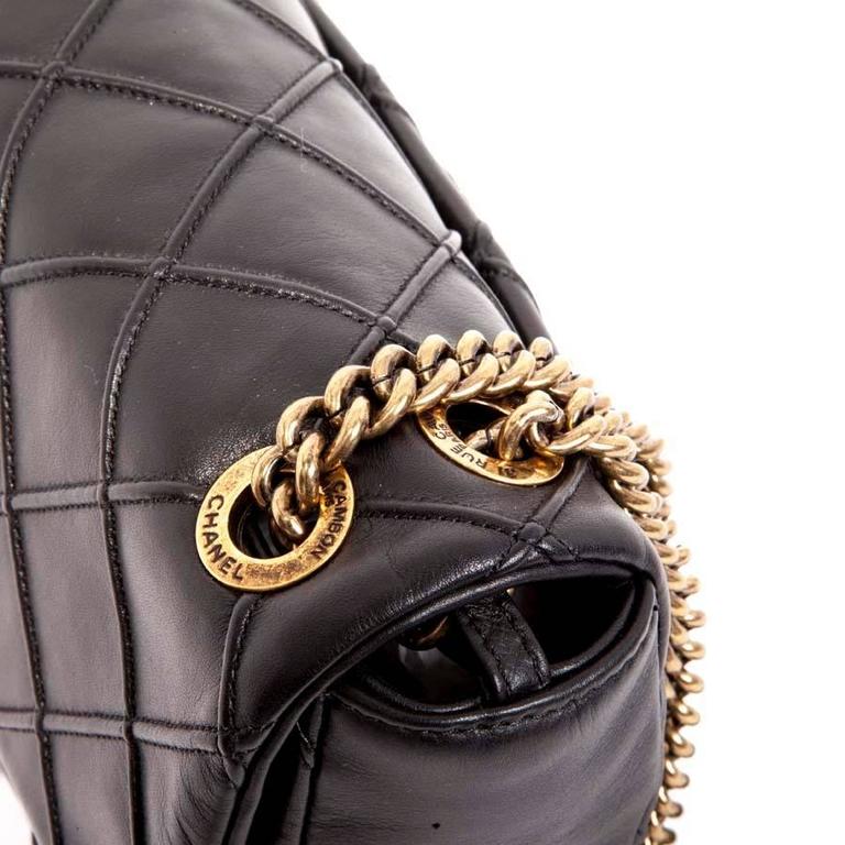 CHANEL Clasp 2.55 Black Smooth Lamb Leather Bag For Sale at 1stdibs