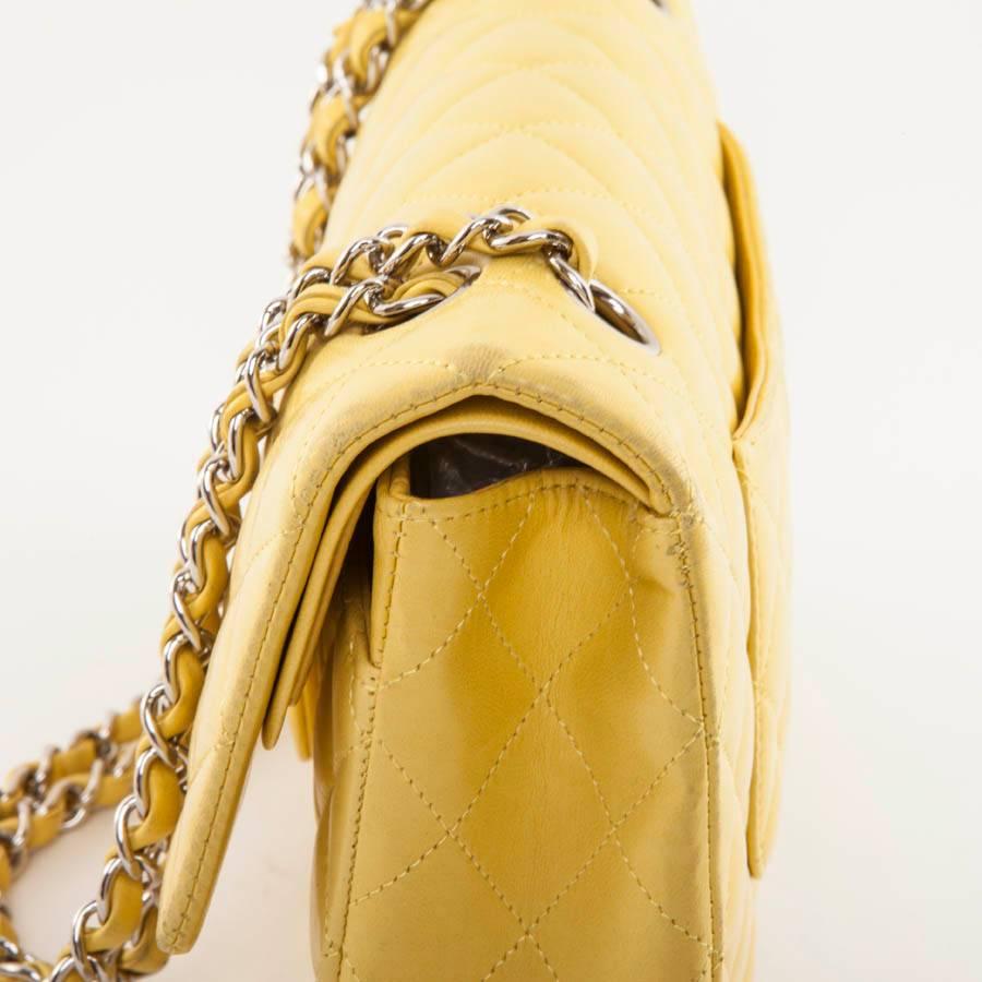 CHANEL  Classic Double Flap Bag Quilted Yellow Leather In Good Condition In Paris, FR