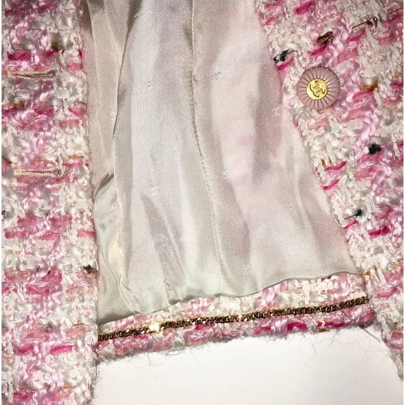 Women's Chanel Jacket in Pink Tweed