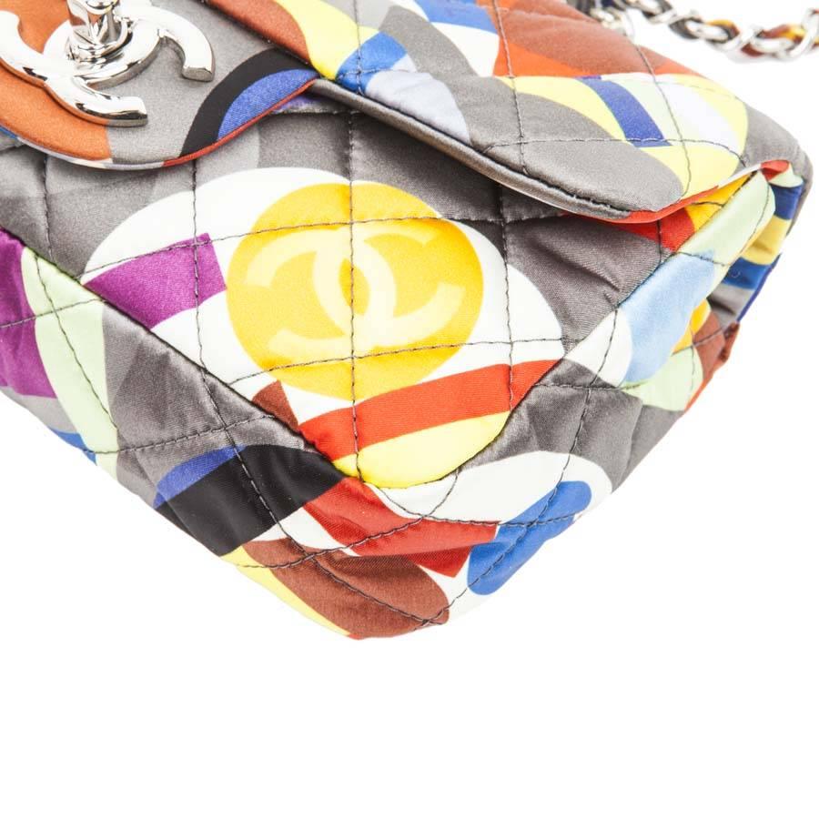 CHANEL Bag in Silk Multicolored Geometric Patterns In New Condition In Paris, FR