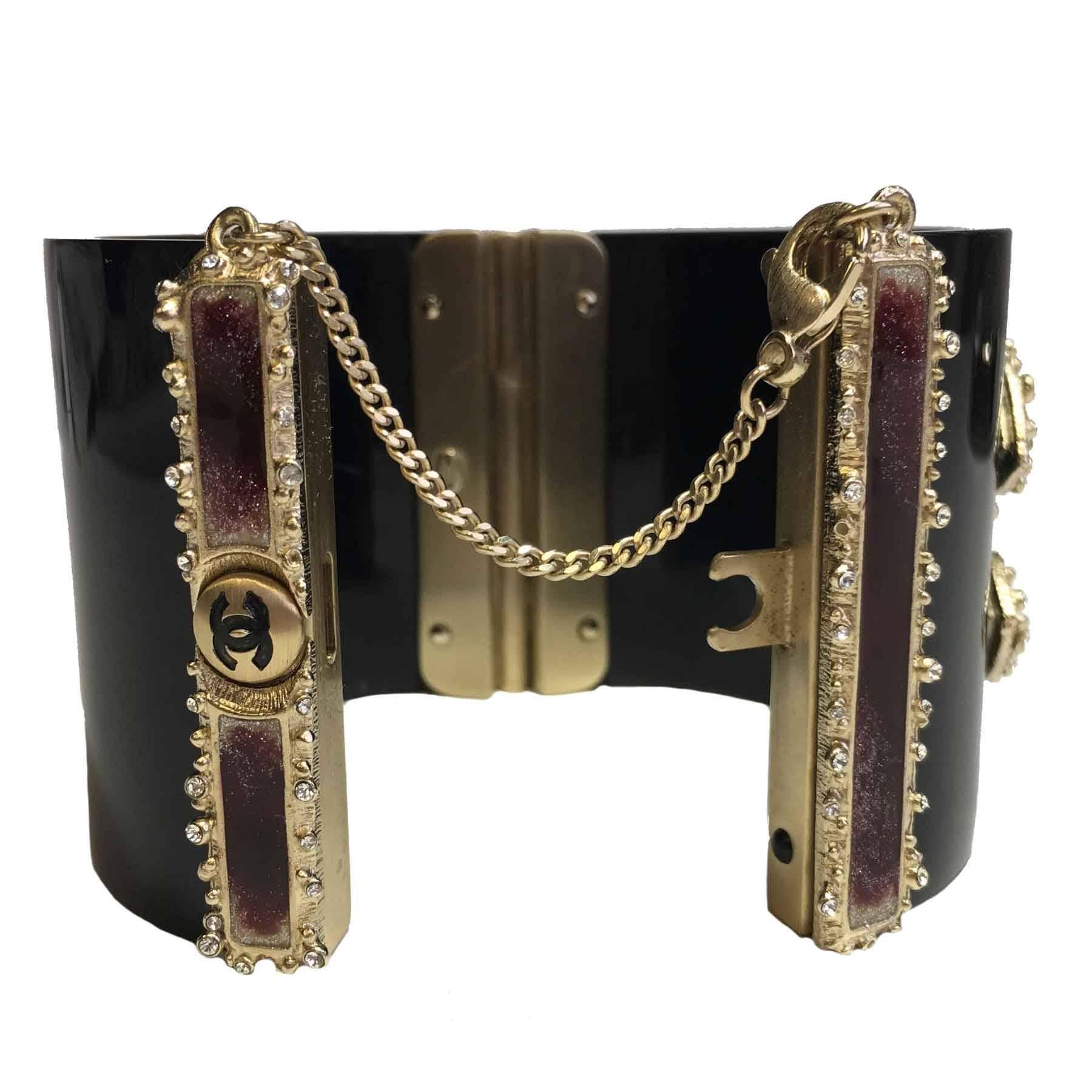 CHANEL Black Cuff, CC in Gilded Metal and Burgundy Resin 2