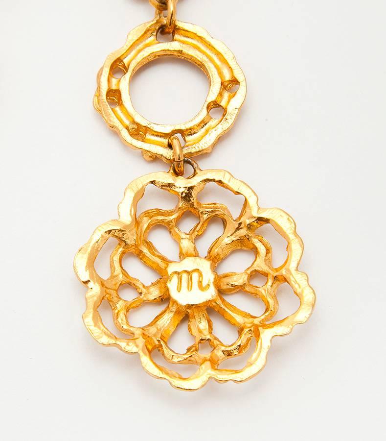 Vintage CHRISTIAN LACROIX Clip-on Pendant Earrings in Gilded Metal In Excellent Condition In Paris, FR