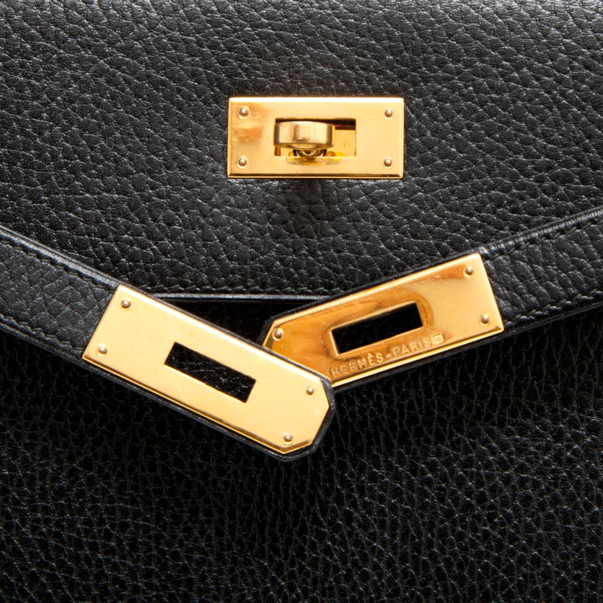  HERMES 'Kelly 32' in black Ardennes Cowhide with Stitching Saddler In Excellent Condition In Paris, FR