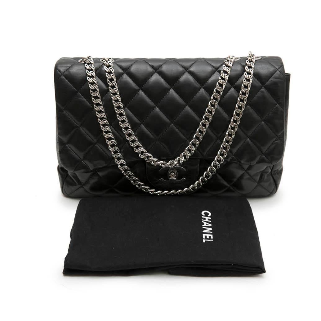 CHANEL 'Jumbo' Flap Bag in Black Smooth Quilted Lambskin Leather 3