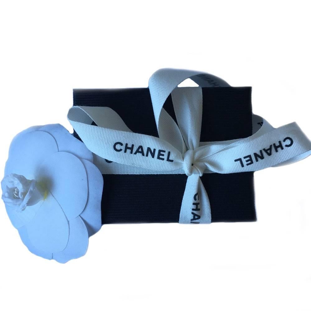 CHANEL CC Brooch in Two-ton Gray and Beige Ruthenium Metal 1