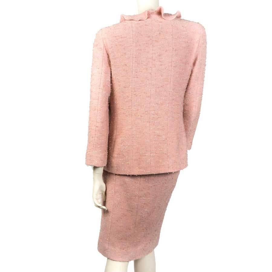 Chanel Skirt Suit in Pink Powder Wool   In Good Condition In Paris, FR