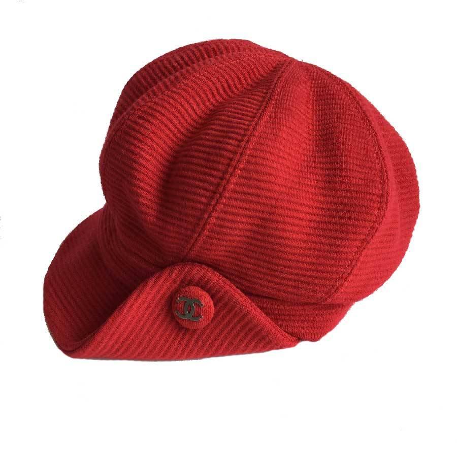 CHANEL Cap in Red Wool Size 57