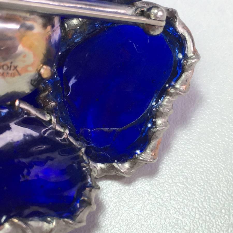 GRIPOIX Flower Brooch in Sapphire Colored Molten Glass 3