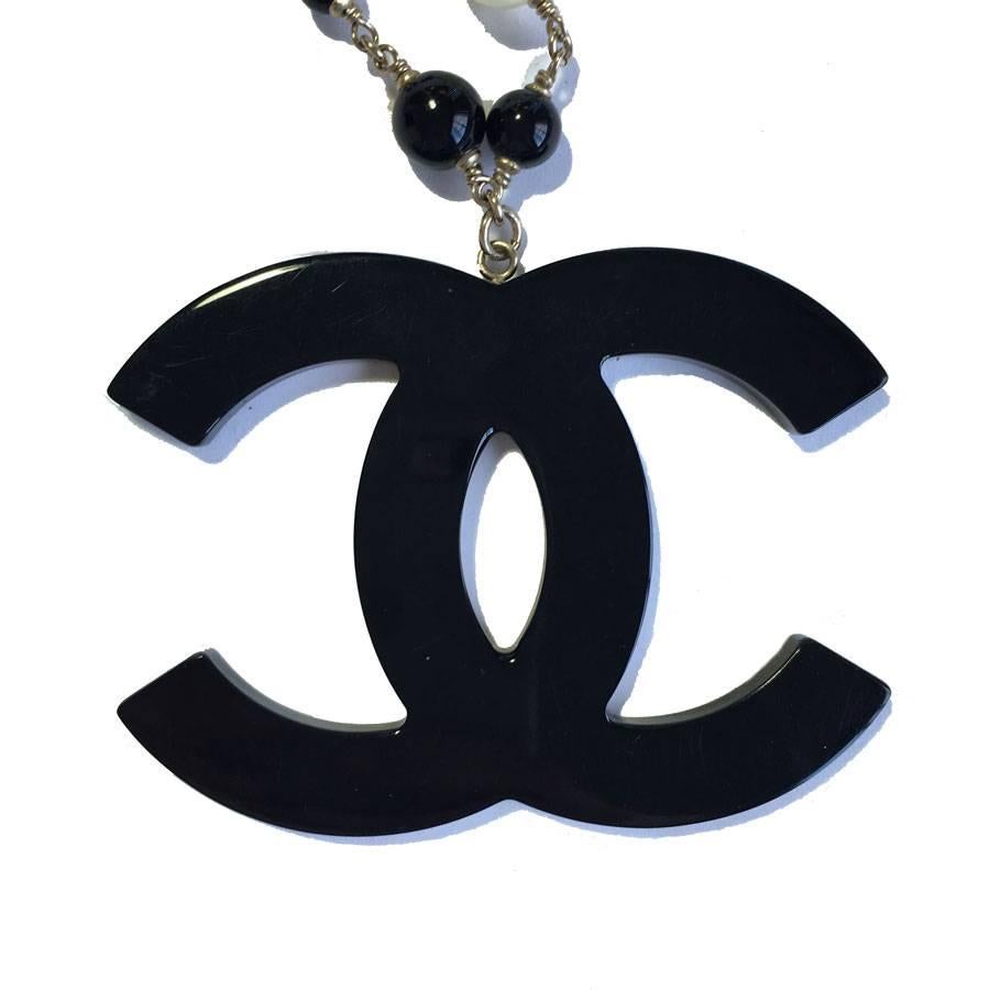 CHANEL CC Pendant Necklace in Black Resin, Pearls and Gilded Metal Chain 1