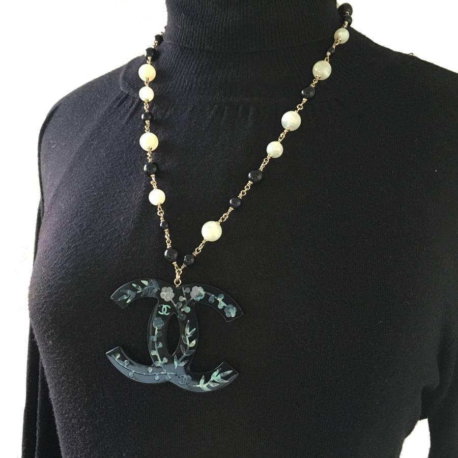 Women's CHANEL CC Pendant Necklace in Black Resin, Pearls and Gilded Metal Chain