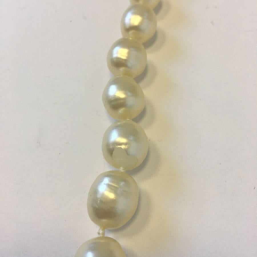 chanel glass pearls cc necklace