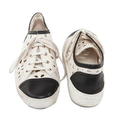 CHANEL Sneakers in White and Black Leather and Embroidery Size 39.5