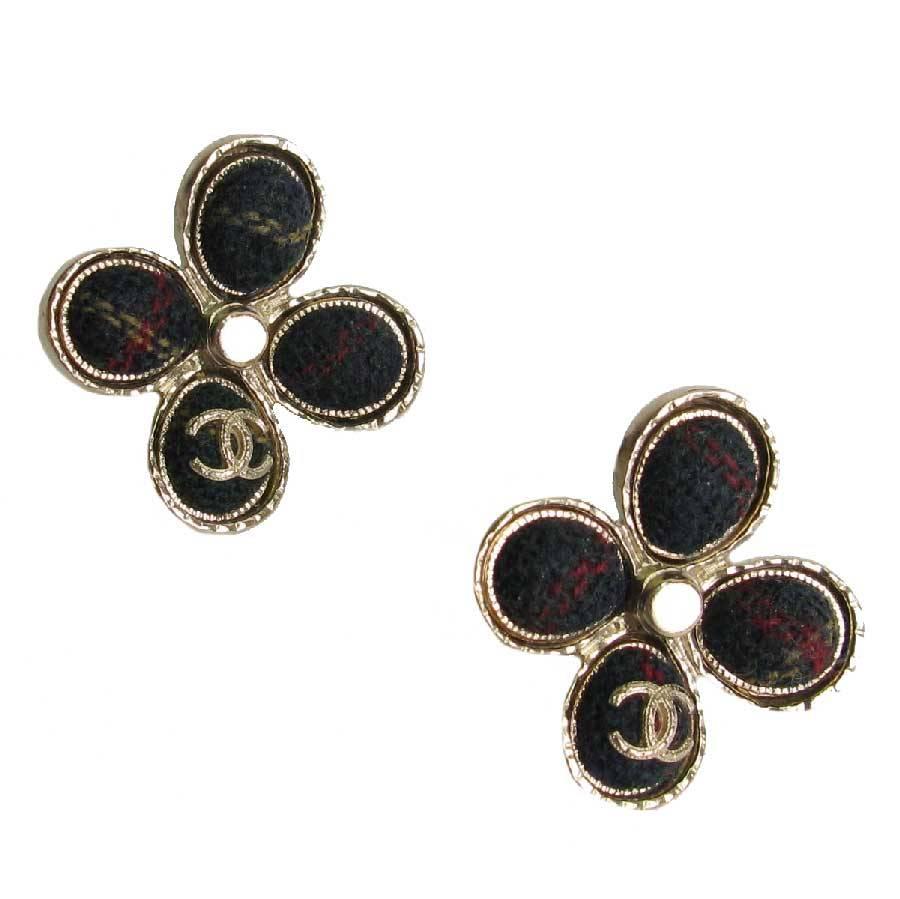 CHANEL Stud Earrings 'Paris-Edinburgh' in Gilt Metal and Multicolored Tweed