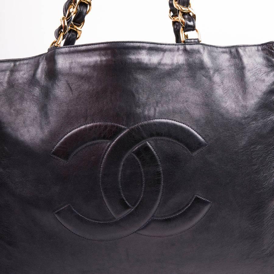 Chanel Vintage Tote Bag in Navy Blue Smooth Lambskin Leather 4