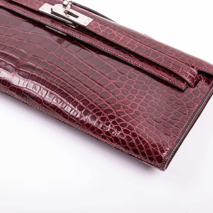 Hermes Kelly Cut Clutch in Red H Alligator Leather 1