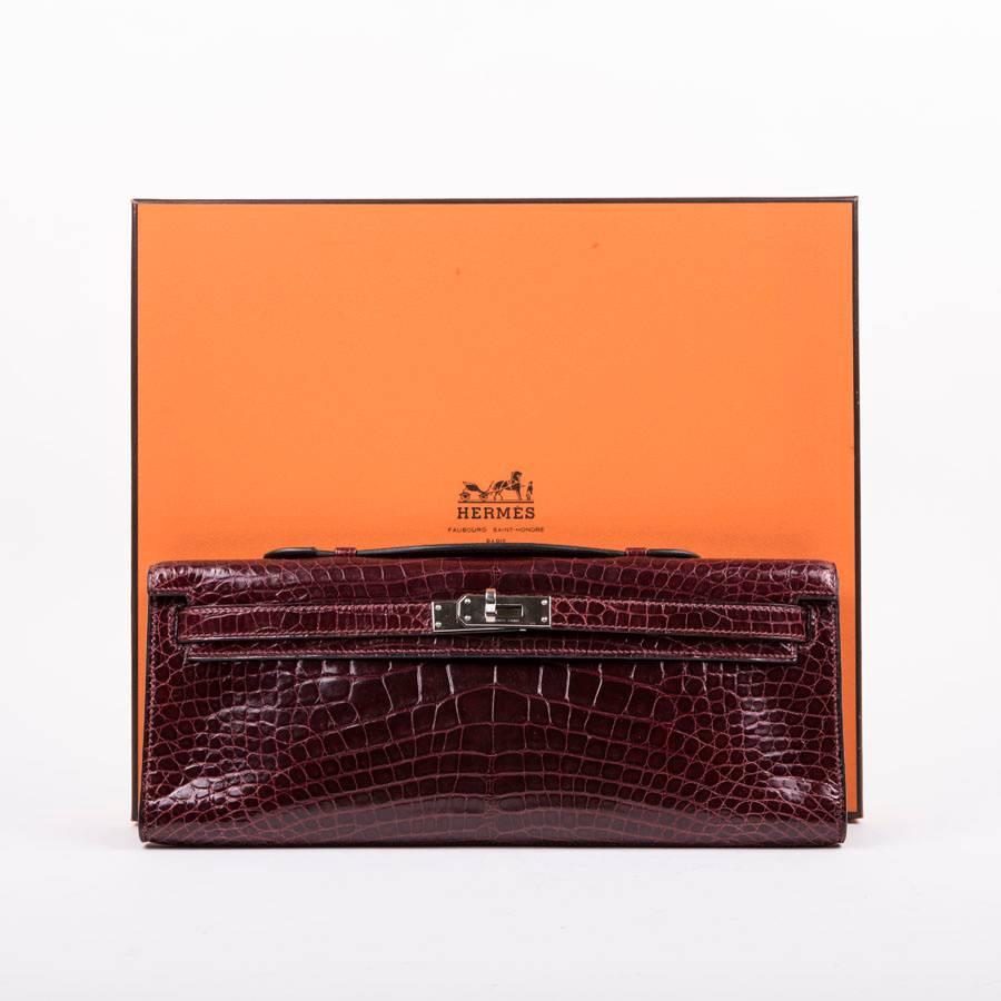 Hermes Kelly Cut Clutch in Red H Alligator Leather 8