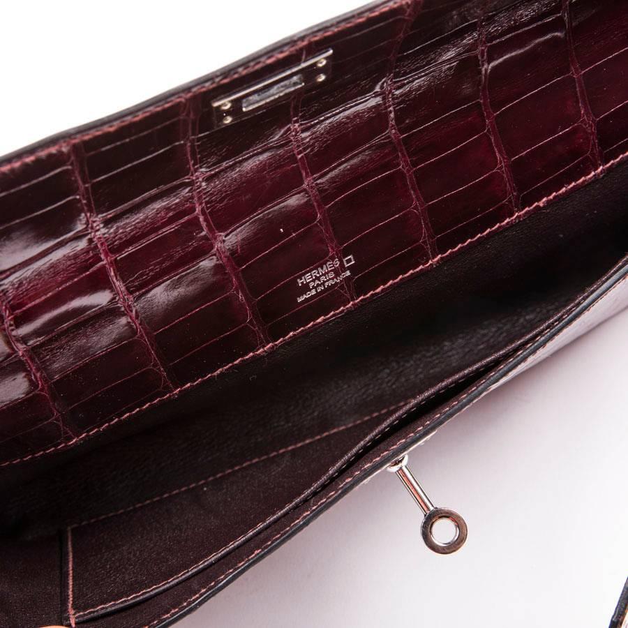 Hermes Kelly Cut Clutch in Red H Alligator Leather 4