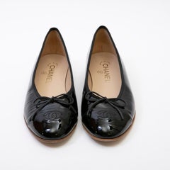 Chanel Ballerinas aus schwarzem Lackleder