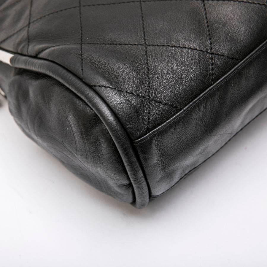 CHANEL Bag in Black Quilted Lambskin 2