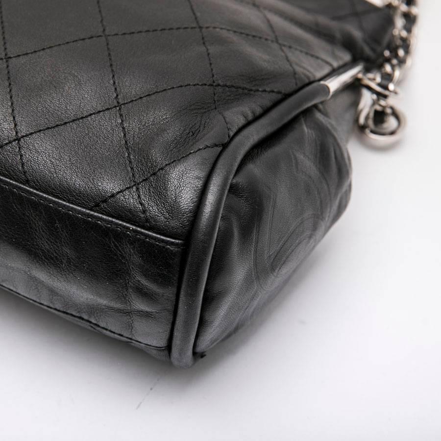 CHANEL Bag in Black Quilted Lambskin 3