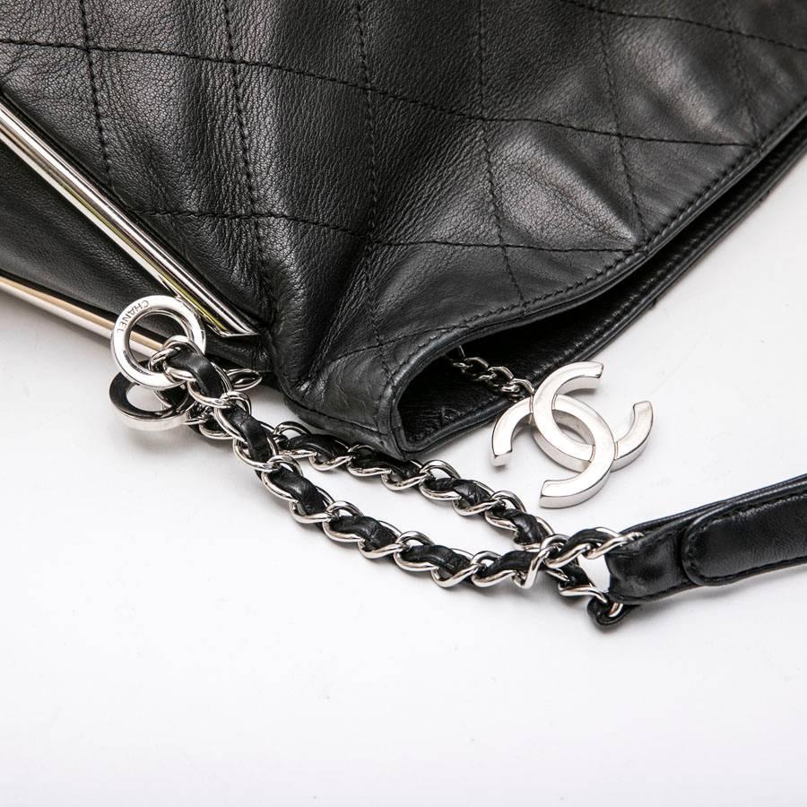 CHANEL Bag in Black Quilted Lambskin 4