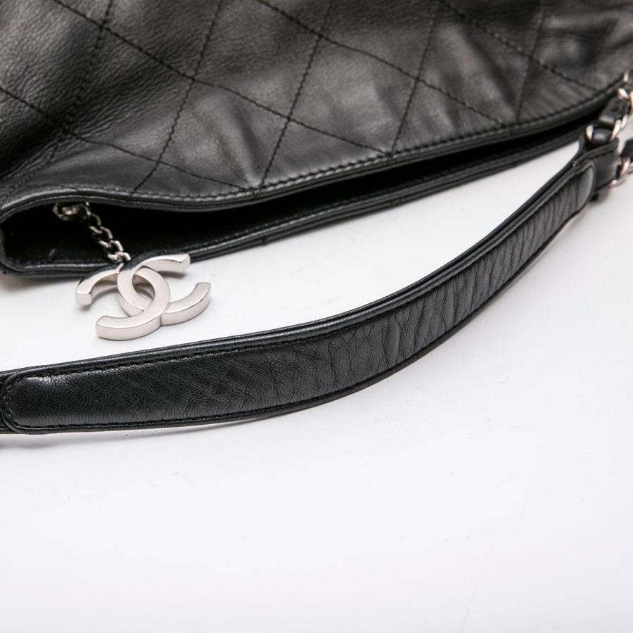 CHANEL Bag in Black Quilted Lambskin 5