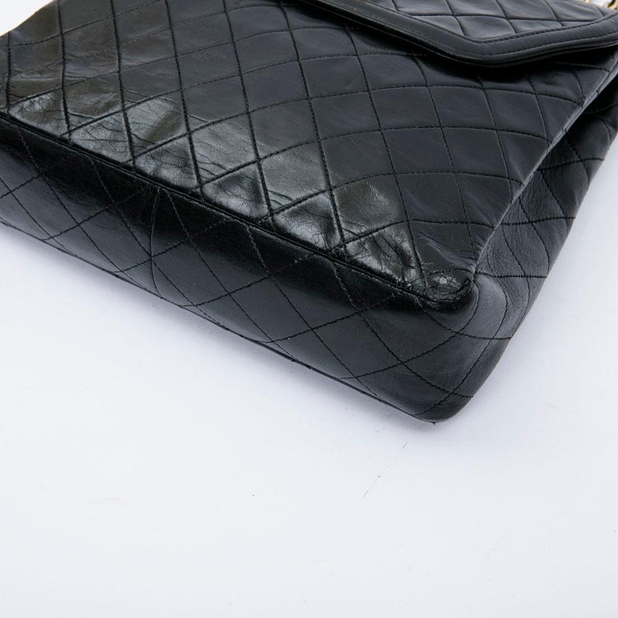CHANEL Vintage Bag in Black Quilted Leather 3