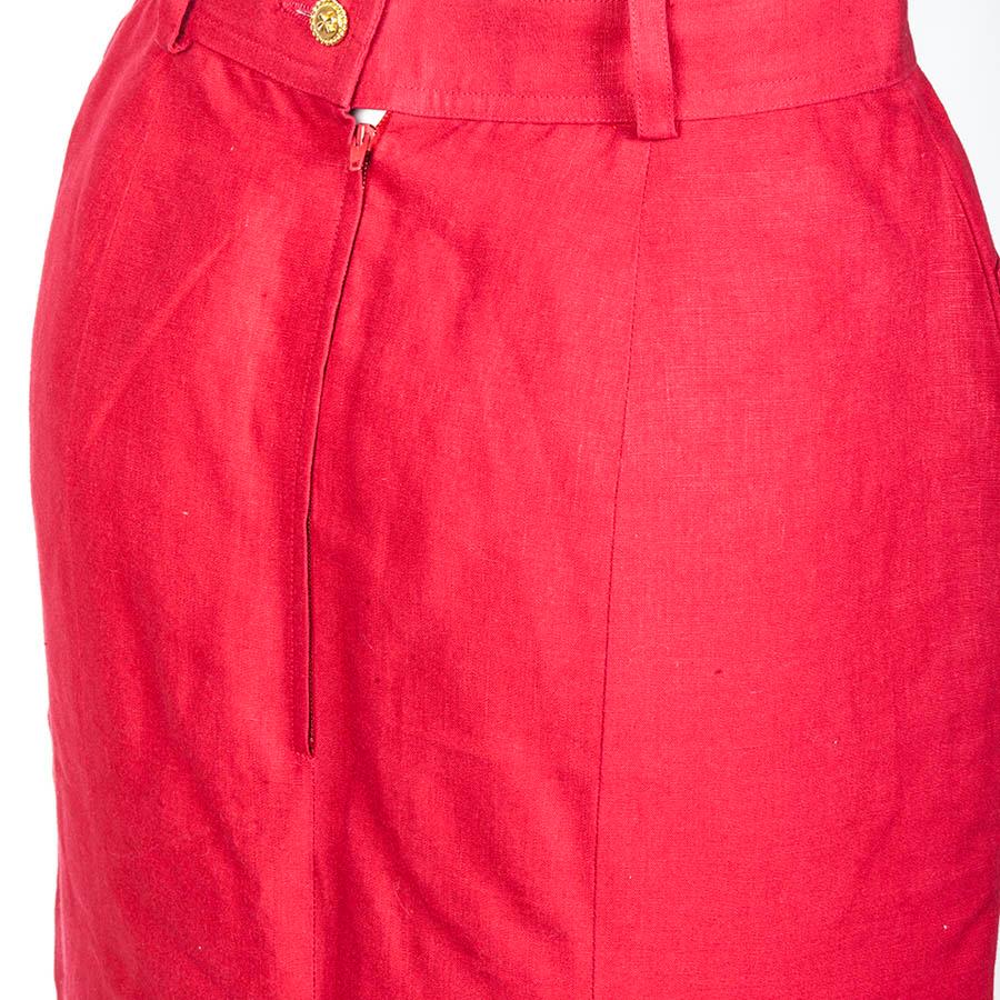 CHANEL High Waist Red Linen Skirt In Excellent Condition For Sale In Paris, FR