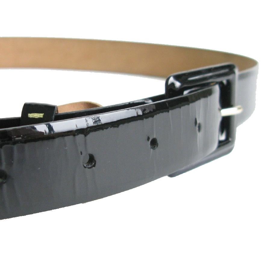 CHANEL Belt in Black Patent Leather with Beige Leather Interior Size 85 In Good Condition In Paris, FR