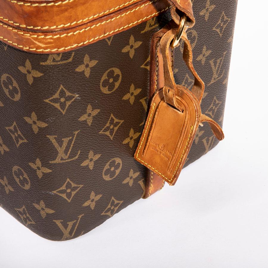 LOUIS VUITTON Vintage Beauty Case in Brown Monogram Canvas and Natural Leather 3