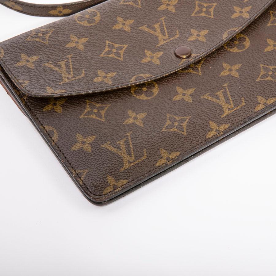 LOUIS VUITTON Vintage Double Clutch Bag in Brown Monogram Canvas 2