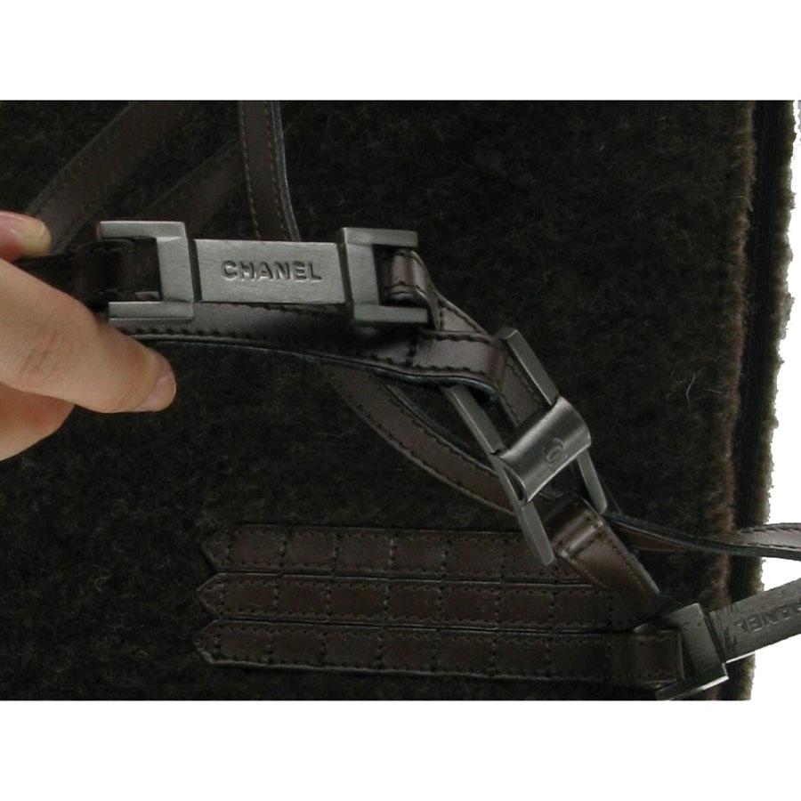 CHANEL Sammler- Computertasche aus brauner Wolle und Leder (Schwarz) im Angebot