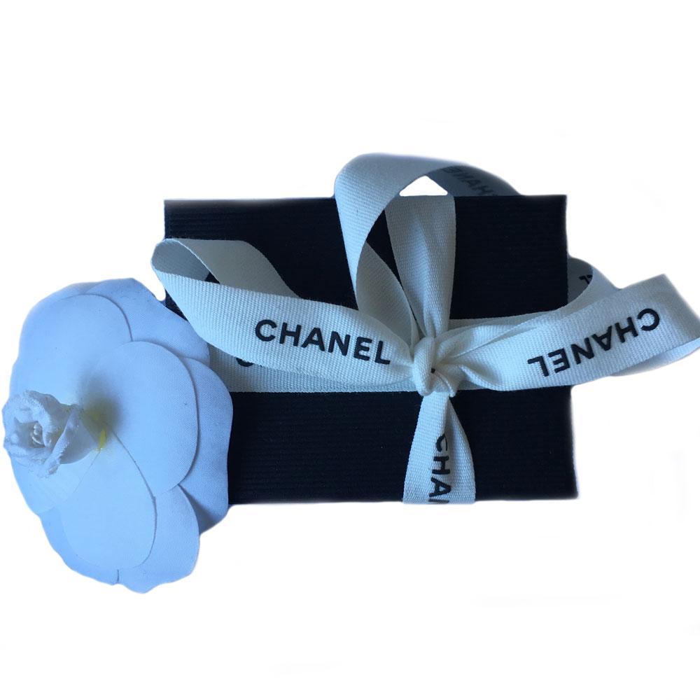 CHANEL Long Necklace in Gilt Metal with Bag and Hat Pendant 2