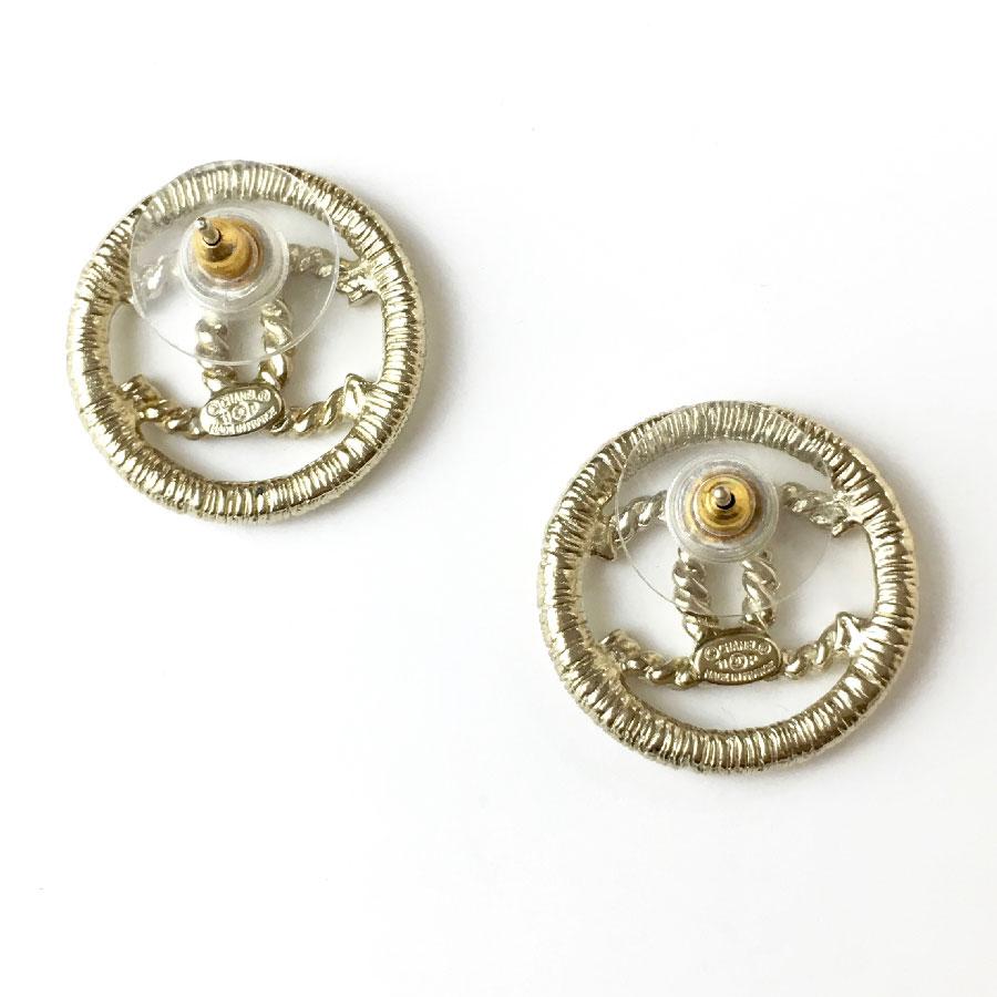 CHANEL CC Stud Earrings in Gilt Metal In New Condition In Paris, FR