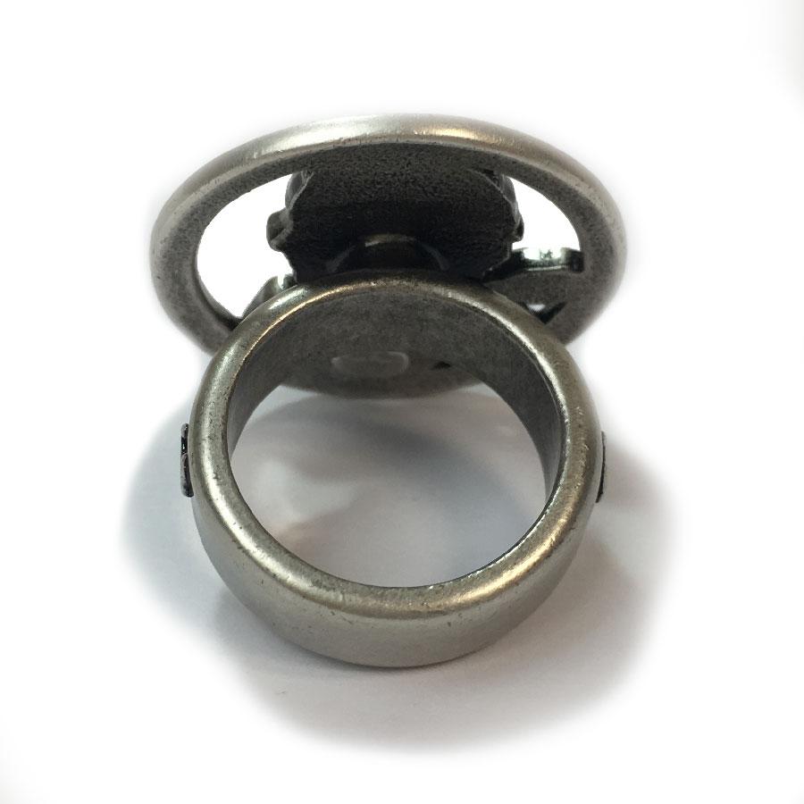 Chanel Coco Ring in Matte Silver Metal Size 52 In New Condition In Paris, FR