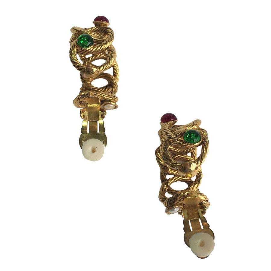 Unsigned Clip-on Creole Earrings in Twisted Gilt Metal and Multicolored Pearls 3