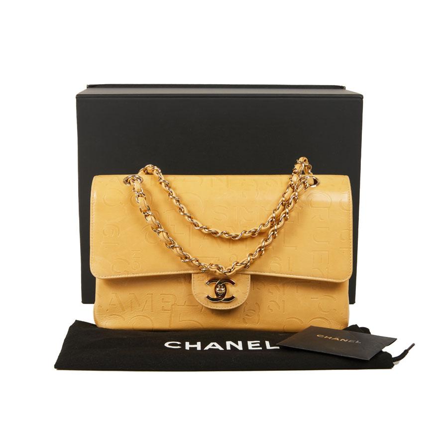 CHANEL Logo Double Flap Bag in Beige Leather In Good Condition In Paris, FR