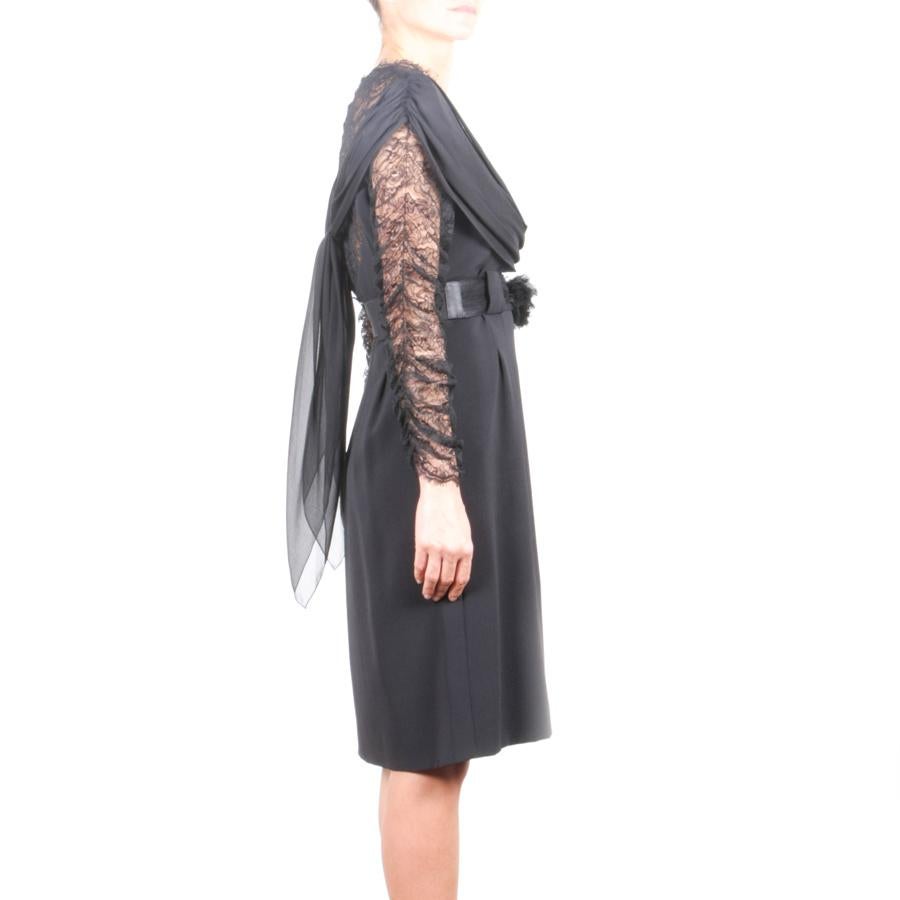 Women's CHANEL Dress in Black Silk and Chantilly Lace Size 38FR For Sale