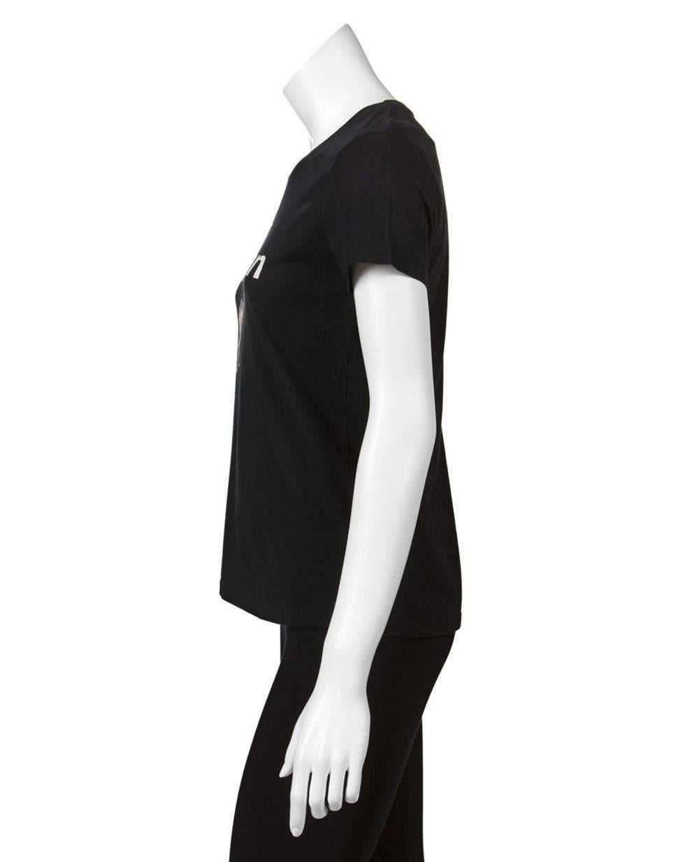 Noir Undercover - T-shirt en coton noir avec motif Helvetica en vente