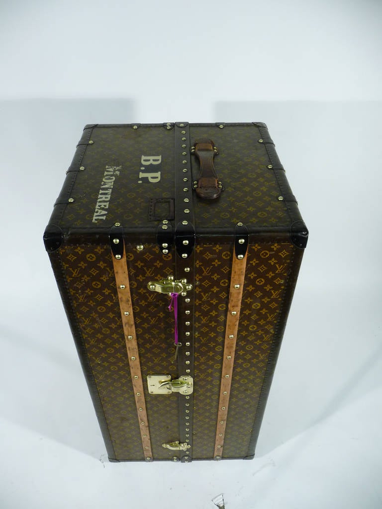 Mid-20th Century Louis Vuitton Wardrobe Trunk with Key, circa 1930s, Malle Armoire