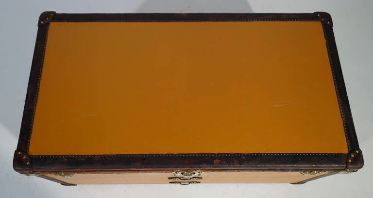 Louis Vuitton Courrier Trunk / Malle in Orange Vuitonitte 1914- 1924 In Excellent Condition For Sale In Haguenau, FR