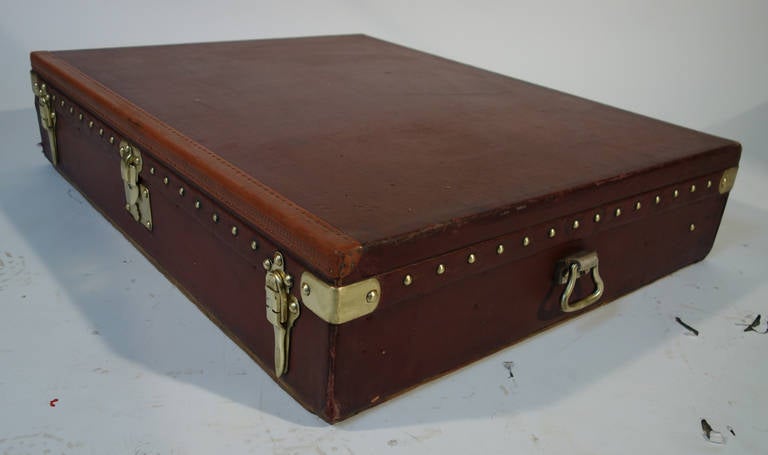 Mid-20th Century Louis Vuitton Red Canvas Car Trunk  1930s For Sale