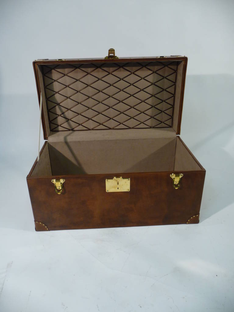 Leather Steamer Trunk 20th Century In Excellent Condition For Sale In Haguenau, FR