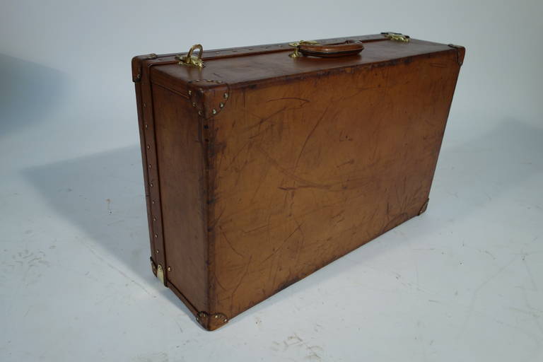 French Louis Vuitton Leather Suitcase Intérieur Camphor 1920s / Valise Cuir