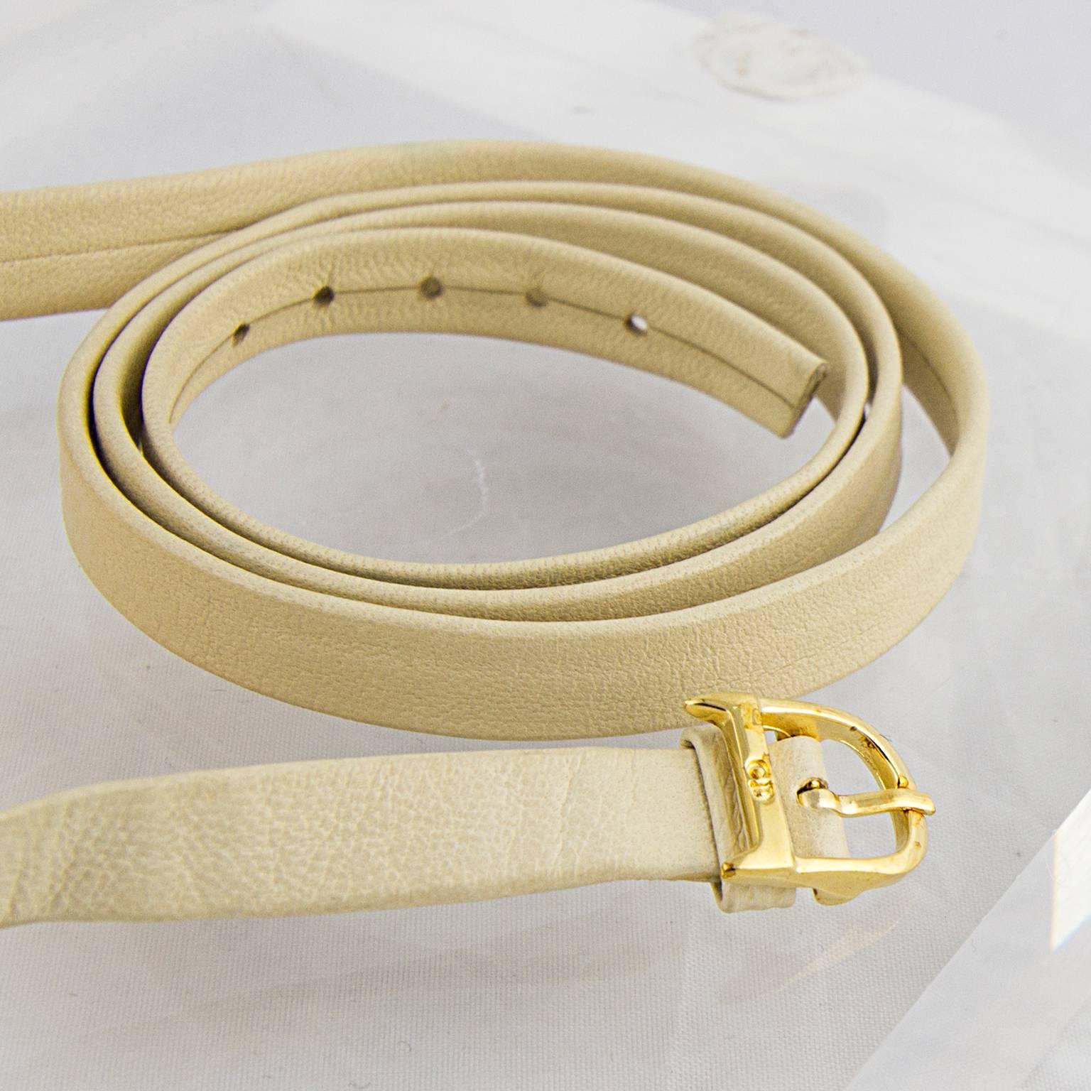 A super fashionable chocker by Christian Dior.
Cream leather with horn detail.
Made in the 1990's.
All the rage right now this collar is a great fashion piece!
Fits an average female neck and is adjustable with a buckle.
This piece is very long and