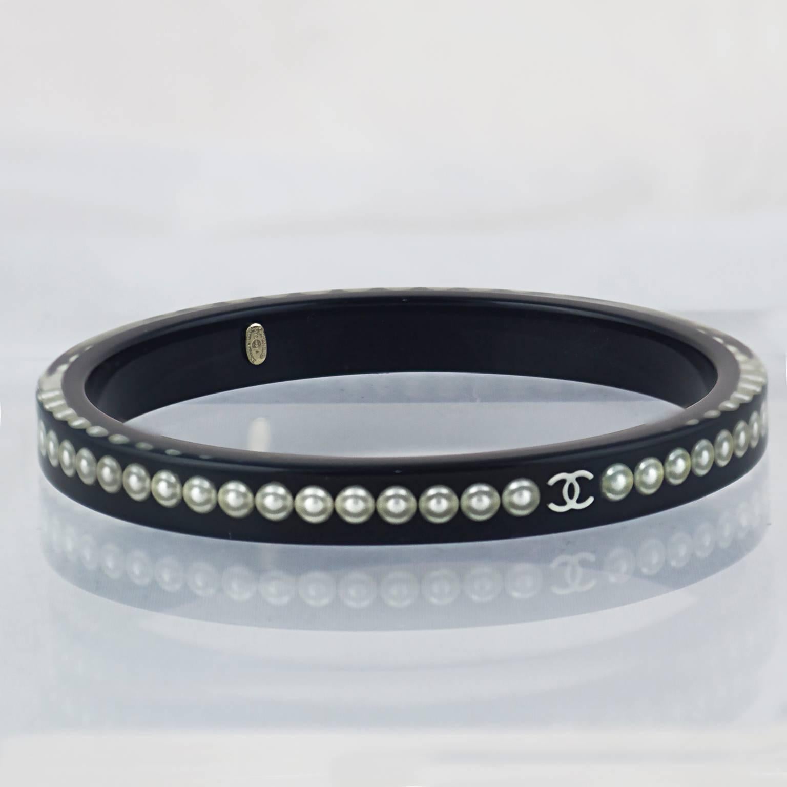 Chanel CC Bangle In Excellent Condition In London, GB