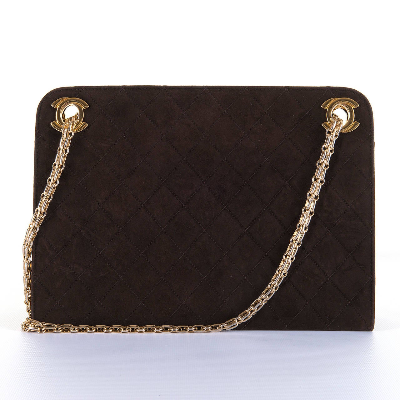 Women's An Elegant Chanel Quilted Handbag, in Choc. Brown with Goldtone Hardware