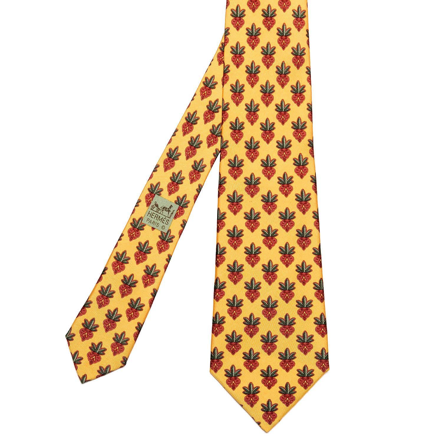 A Gorgeous Pristine hermes Vintage Silk Tie  For Sale