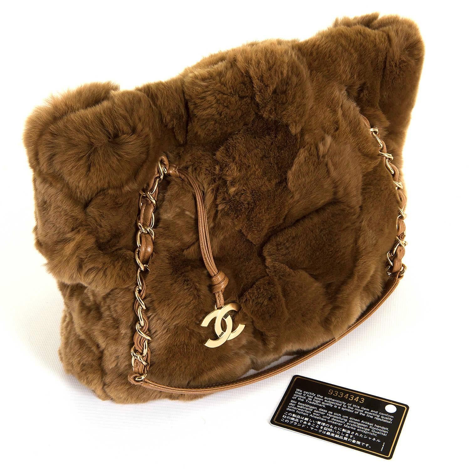 Women's RARE Chanel Jumbo Fur Shoulder Bag in 'Chataigne' with Camel Leather Trim
