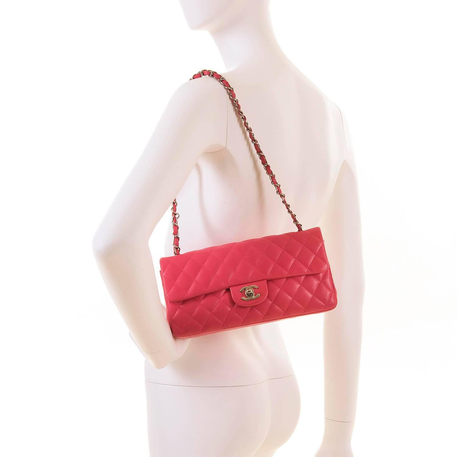 Red PRISTINE Chanel Rose Pink 25cm Lambskin Medium Flap  Sac 'Timeless' Shoulder Bag For Sale